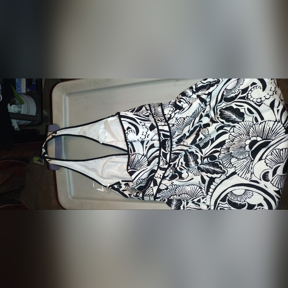 Dress - Picture 3 of 4